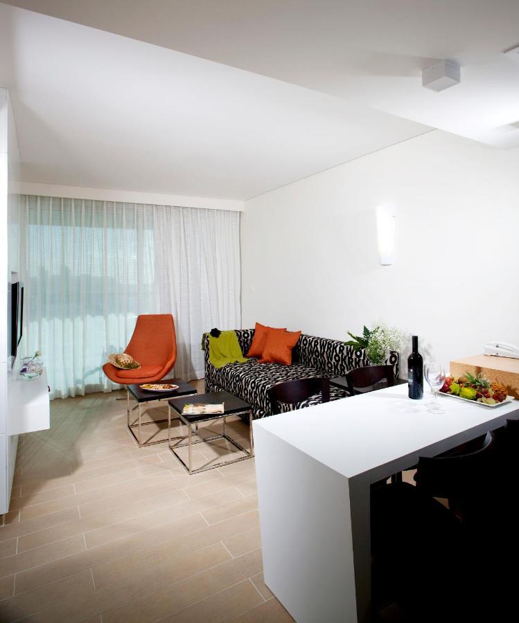 West All Suites Hotel Asdód Kültér fotó