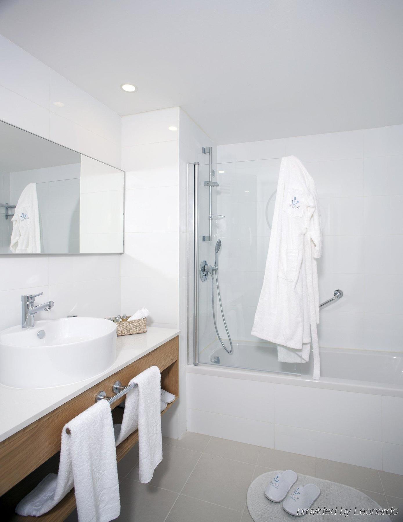 West All Suites Hotel Asdód Kültér fotó