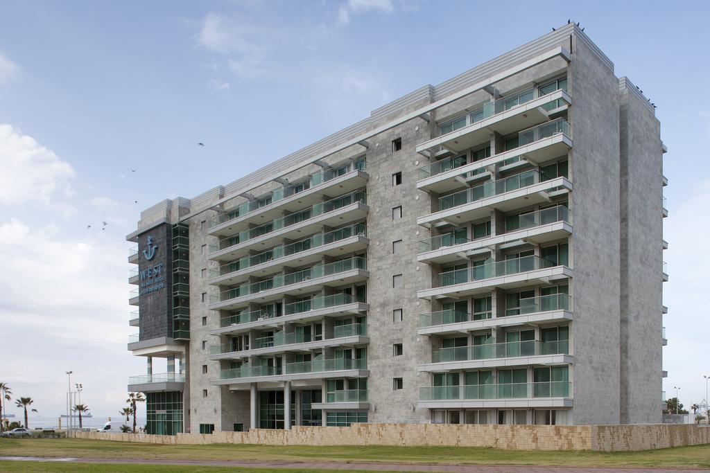West All Suites Hotel Asdód Kültér fotó